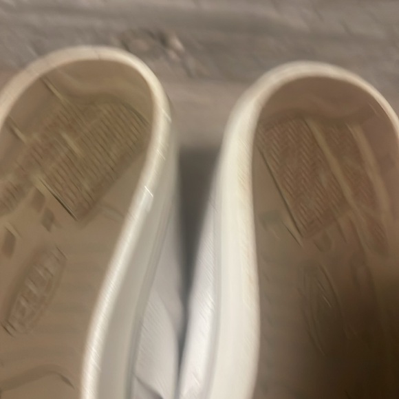 Keen Sneakers
Excellent condition, worn a few times - Picture 6 of 7